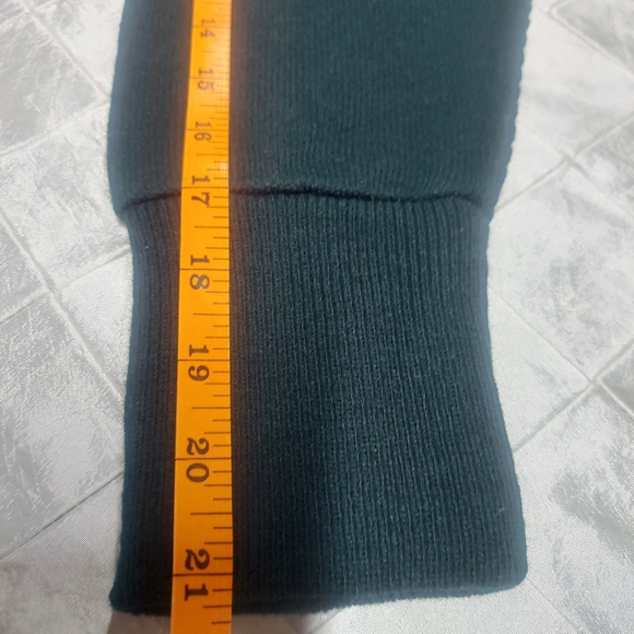 Girls school green uniform cardigan button up 2 front pockets.  Nwt. - Picture 10 of 13